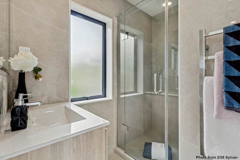 Photo of property in 7/58 Sylvan Crescent, Te Atatu South, Auckland, 0610