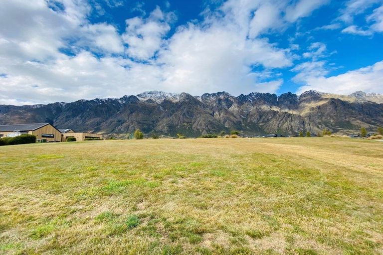 Photo of property in 19 Cunninghams Drive, Jacks Point, Queenstown, 9371