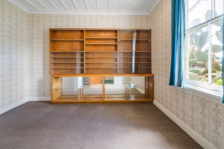 Photo of property in 8 Ross Street, Marton, 4710