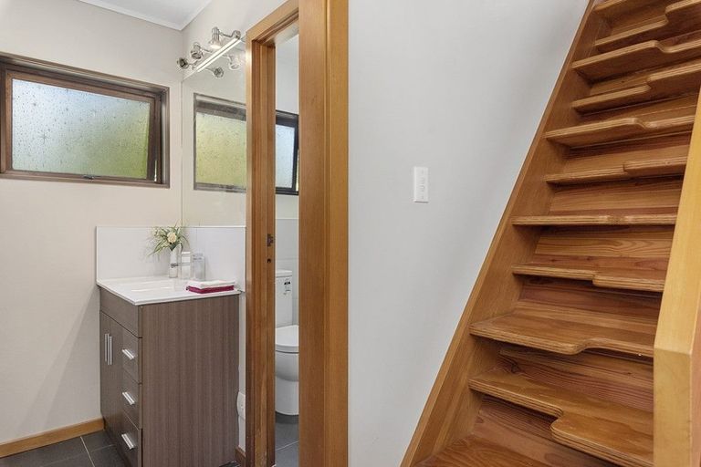 Photo of property in 67 Kennedy Avenue, Forrest Hill, Auckland, 0620