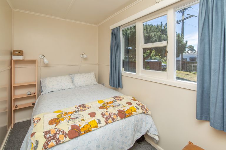 Photo of property in 39 Chamberlain Avenue, Amberley, 7481