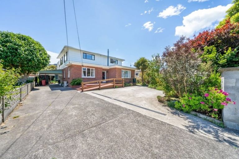 Photo of property in 27 Hudson Avenue, Ebdentown, Upper Hutt, 5018