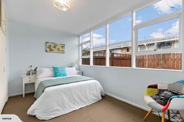 Photo of property in 2/86 Portage Road, New Lynn, Auckland, 0600