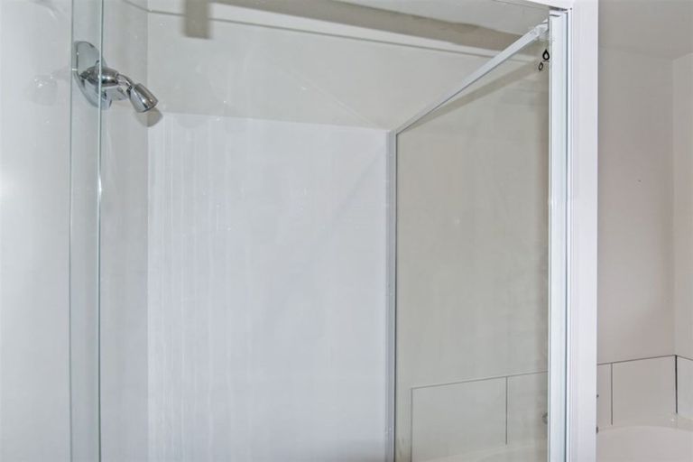 Photo of property in 2/86 Avonhead Road, Avonhead, Christchurch, 8042