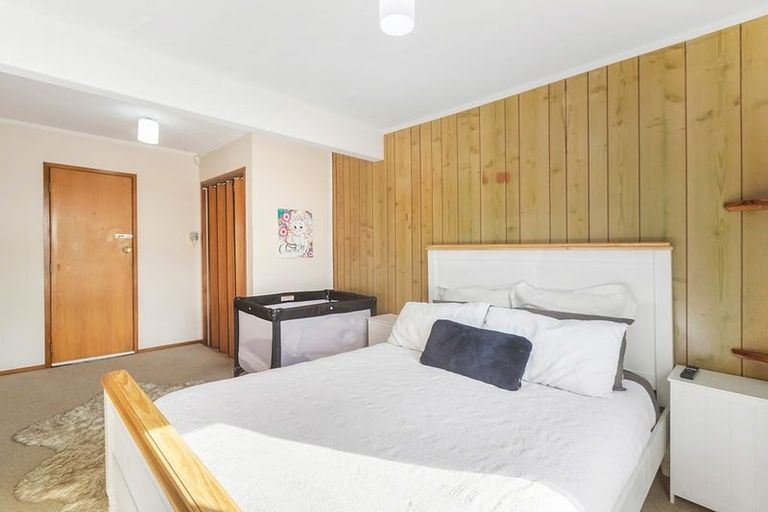 Photo of property in 1/3 Karaka Street, New Lynn, Auckland, 0600