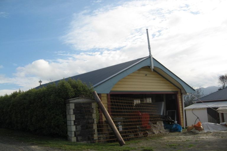 Photo of property in 1 Arnott Street, Portobello, Dunedin, 9014