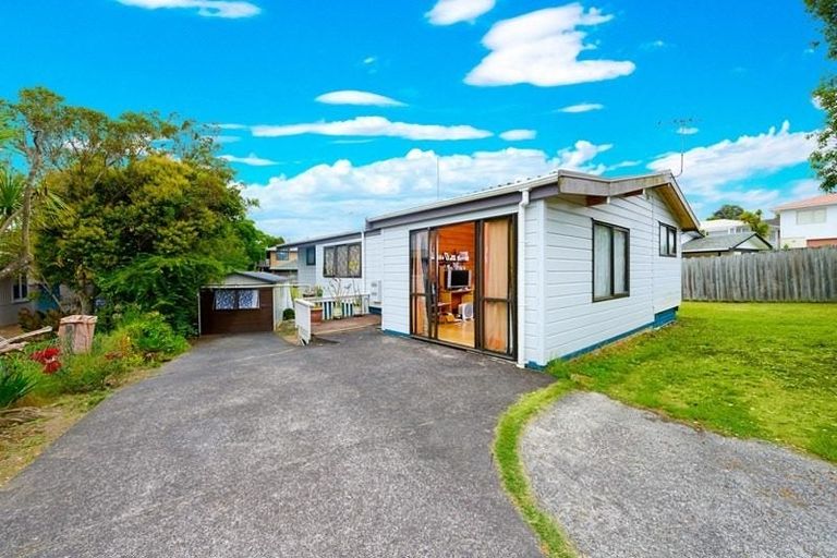Photo of property in 119 Lynwood Road, New Lynn, Auckland, 0600