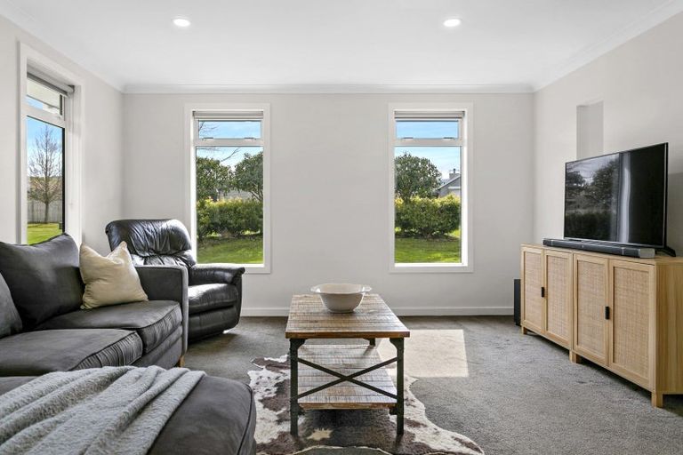 Photo of property in 19 Montgomery Crescent, Kinloch, Taupo, 3377