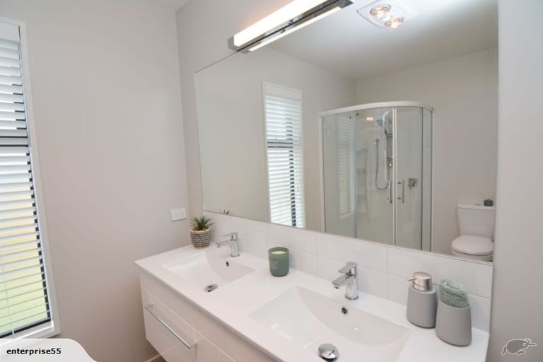 Photo of property in 33 Kingsbridge West, Burwood, Christchurch, 8083