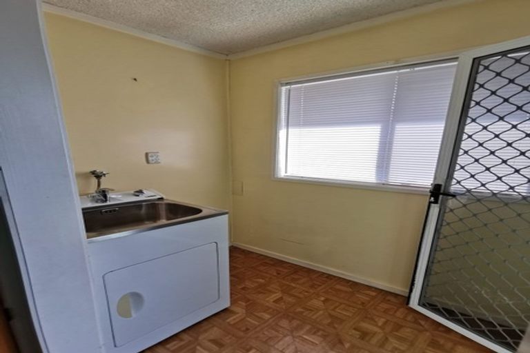 Photo of property in 172 Lincoln Road, Henderson, Auckland, 0610