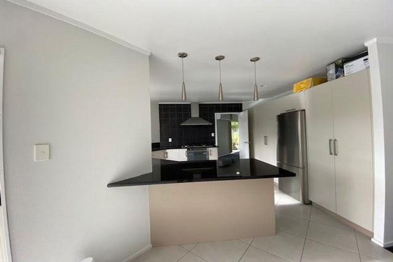 Photo of property in 30 Ben Nevis Place, Northpark, Auckland, 2013