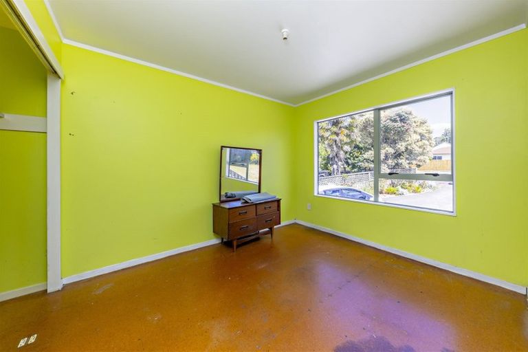 Photo of property in 11 Lori Place, Massey, Auckland, 0614