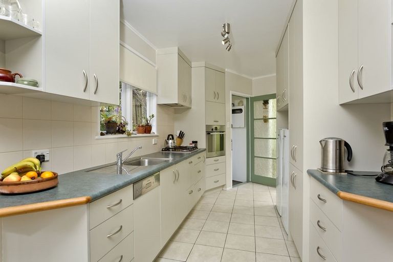 Photo of property in 16 Carina Crescent, Torbay, Auckland, 0630