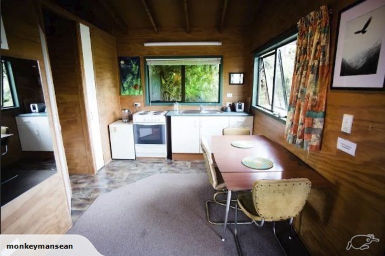 Photo of property in 426 Scenic Drive, Waiatarua, Auckland, 0612