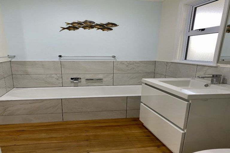 Photo of property in 68 Newcastle Street, Terrace End, Palmerston North, 4410