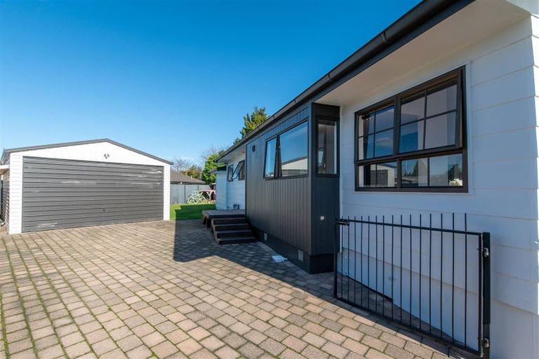 Photo of property in 8 Taurus Place, Kawaha Point, Rotorua, 3010