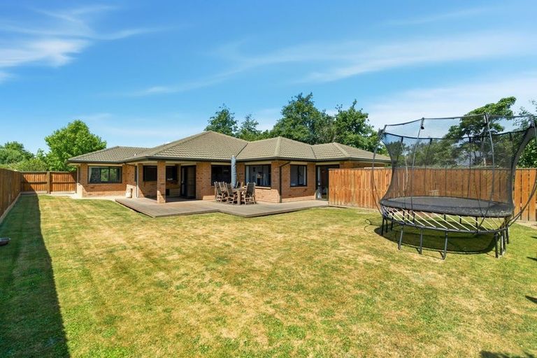 Photo of property in 15 Blowers Place, Halswell, Christchurch, 8025