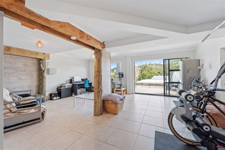 Photo of property in 58 D'oyly Drive, Stanmore Bay, Whangaparaoa, 0932