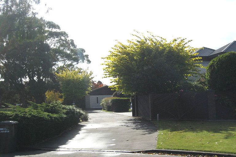 Photo of property in 12 Godfrey Place, Ilam, Christchurch, 8041