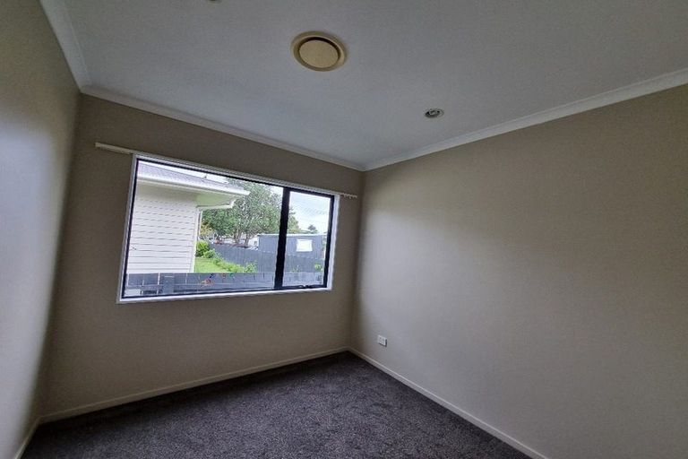 Photo of property in 100a Cobham Crescent, Kelston, Auckland, 0602
