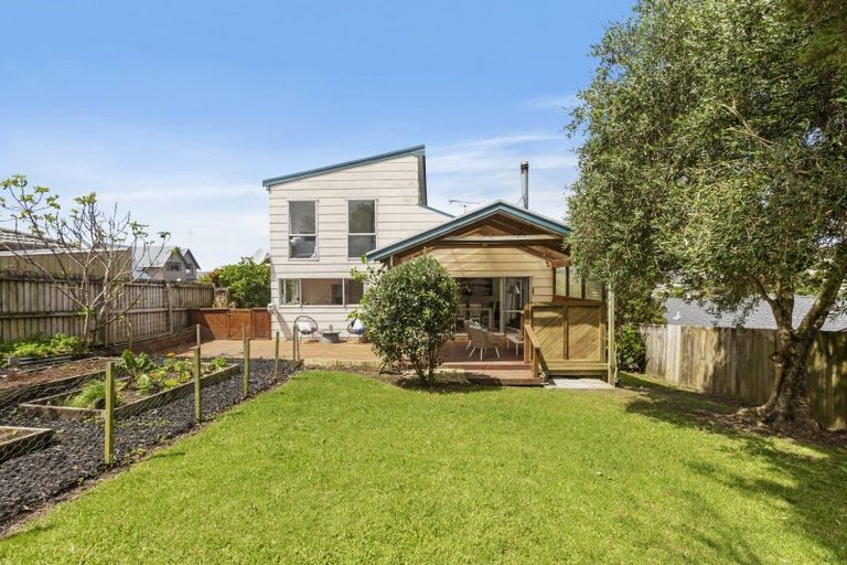 Photo of property in 8 Wiriana Place, Stanmore Bay, Whangaparaoa, 0932