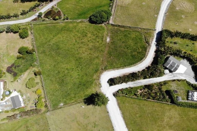 Photo of property in 16 Taipa View Road, Taipa, 0483