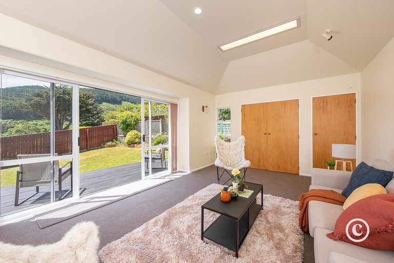 Photo of property in 45 Raroa Terrace, Tawa, Wellington, 5028