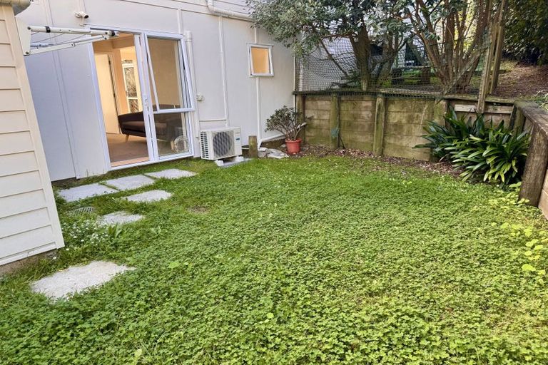 Photo of property in 1/3 Manutara Avenue, Forrest Hill, Auckland, 0620
