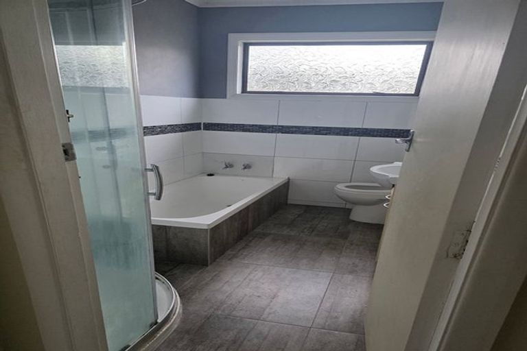 Photo of property in 27 Wainuiomata Road, Wainuiomata, Lower Hutt, 5014