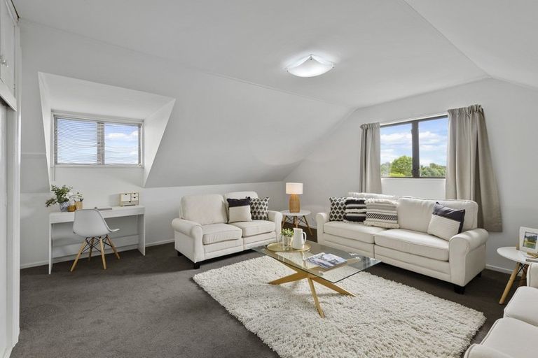 Photo of property in 15 Sawtell Place, Northcote, Christchurch, 8052