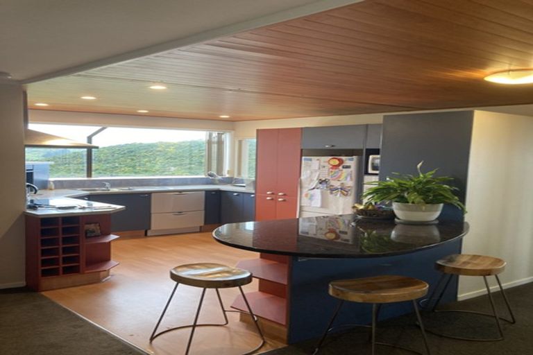 Photo of property in 42 Gurkha Crescent, Khandallah, Wellington, 6035