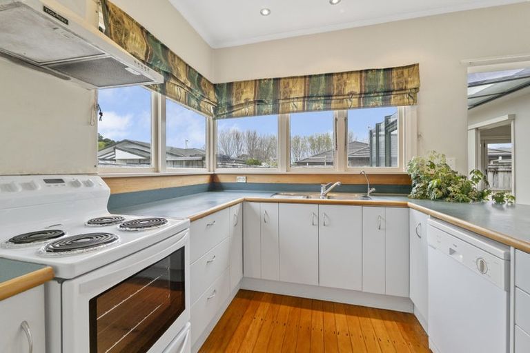 Photo of property in 91 Tukapa Street, Westown, New Plymouth, 4310