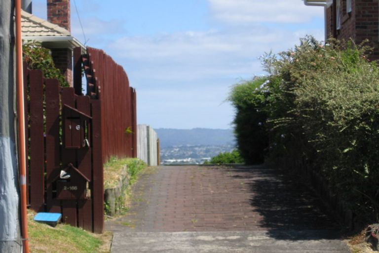 Photo of property in 2/166 Rangatira Road, Beach Haven, Auckland, 0626