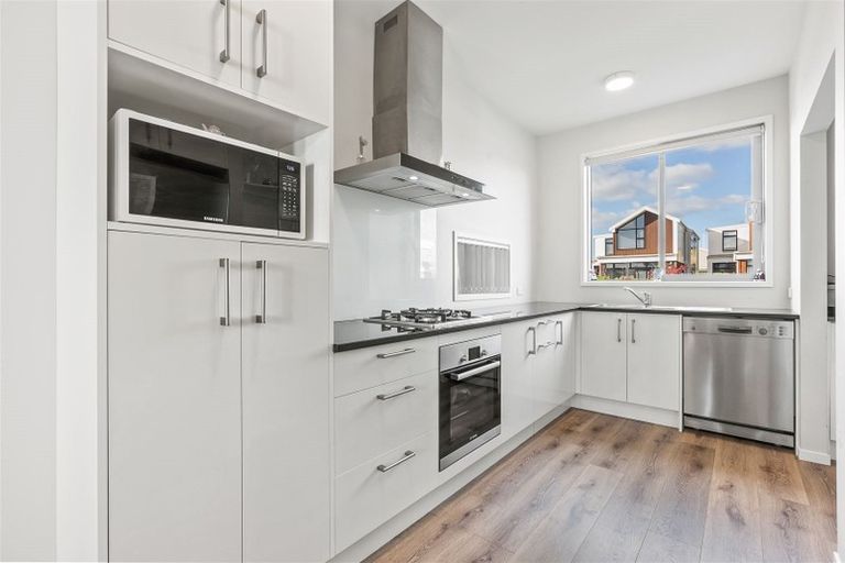 Photo of property in 4 Courage Road, Papakura, 2110