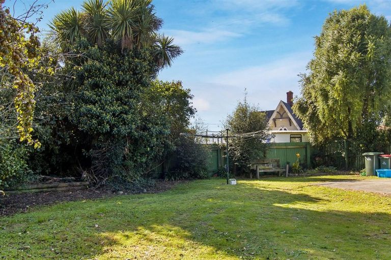 Photo of property in 2 Point Bush Road, Waimate, 7924