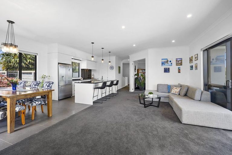 Photo of property in 438 Mangorei Road, Highlands Park, New Plymouth, 4312