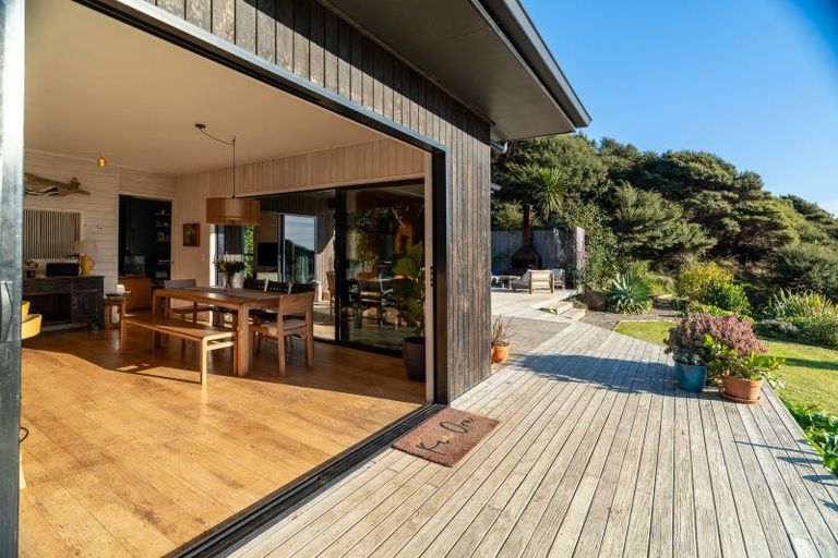 Photo of property in 380 Whaanga Road, Raglan, 3297