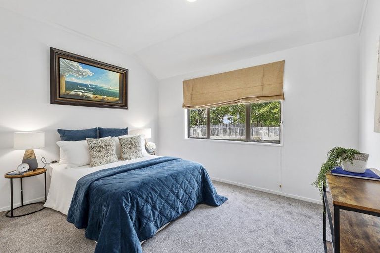 Photo of property in 72 Beacon Hill Road, Strathmore Park, Wellington, 6022