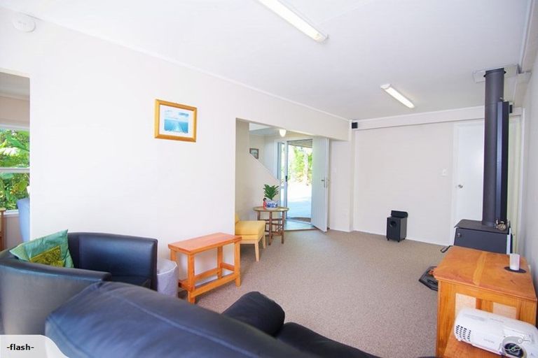 Photo of property in 33 Point Wells Road, Point Wells, Warkworth, 0986