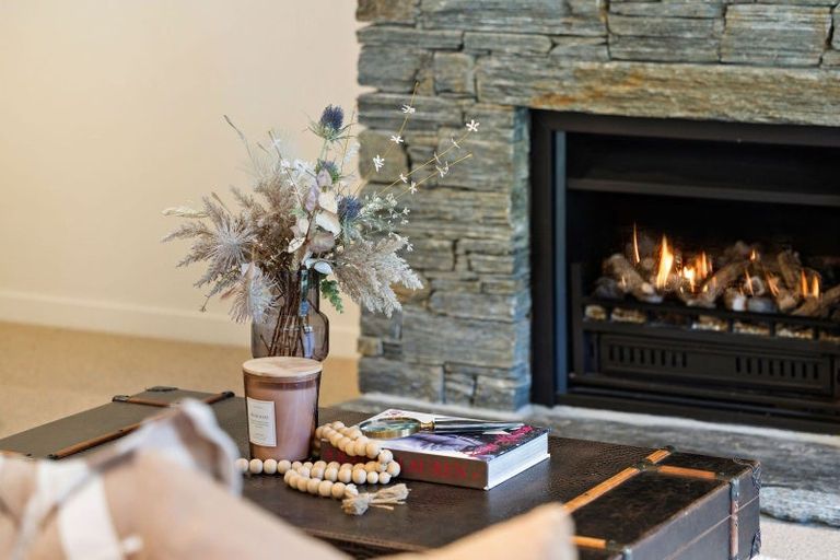 Photo of property in 9 Innes Place, Arrowtown, 9302