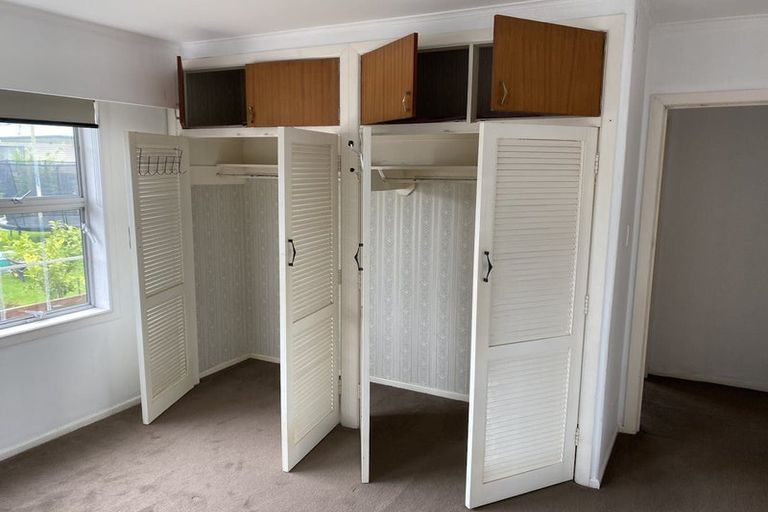 Photo of property in 3/69 Royal View Road, Te Atatu South, Auckland, 0610