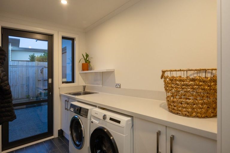 Photo of property in 14 Monaco Grove, Fitzherbert, Palmerston North, 4410