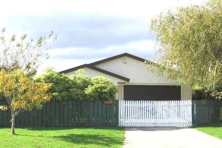 Photo of property in 1f Hindmarsh Street, Henderson, Auckland, 0612