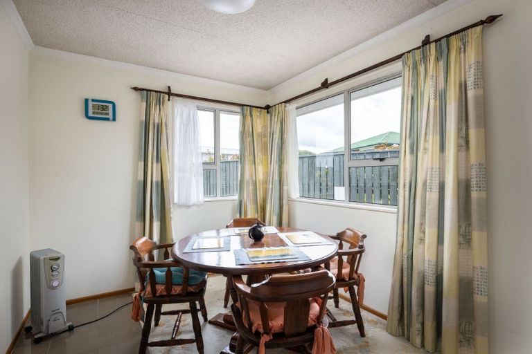 Photo of property in 10 Leon Place, Waitara, 4320