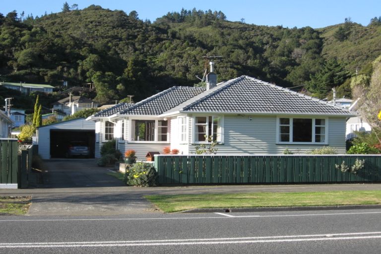 Photo of property in 37 Stokes Valley Road, Stokes Valley, Lower Hutt, 5019