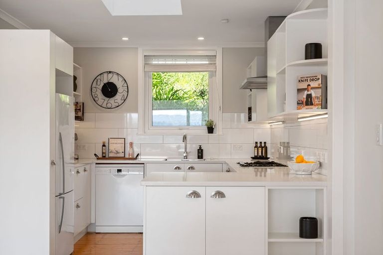 Photo of property in 68 Kinghorne Street, Strathmore Park, Wellington, 6022