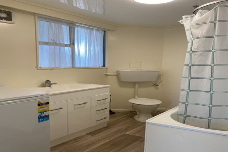 Photo of property in 5 Hawker Street, Mount Victoria, Wellington, 6011