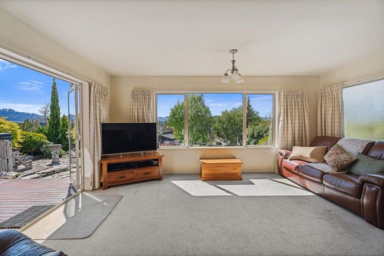 Photo of property in 53 Sargood Drive, Wanaka, 9305