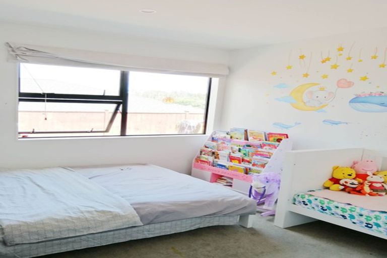 Photo of property in 5 Tararua Street, Massey, Auckland, 0614