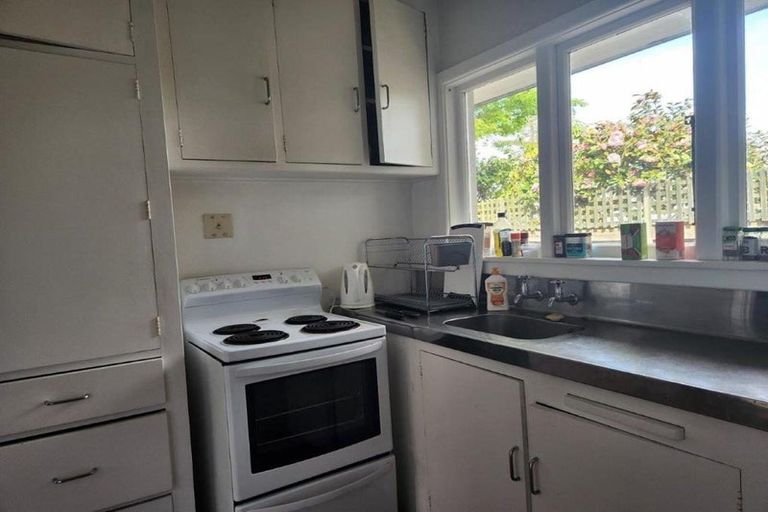 Photo of property in 71 Bretts Road, St Albans, Christchurch, 8052